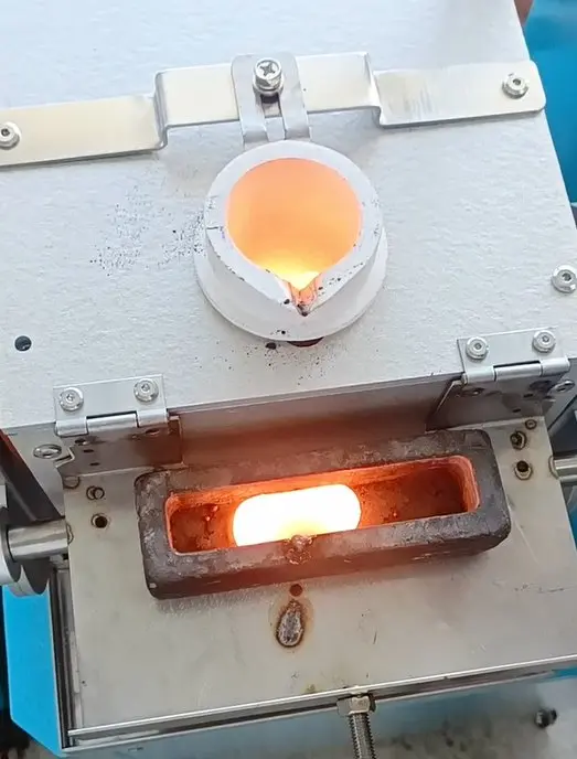 Platinum Tilting Melting Furnace thumbnail 6