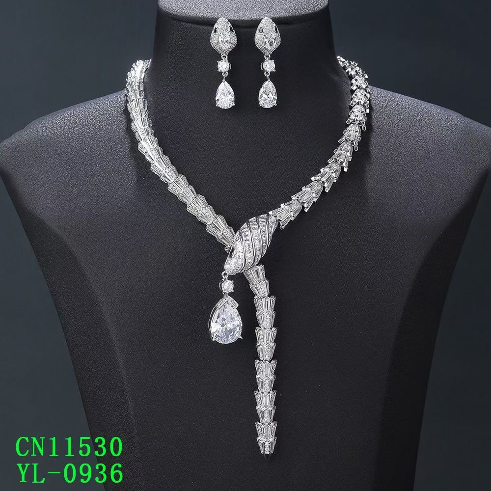 The Emerald-Tone Serpent CZ Lariat Necklace thumbnail 3