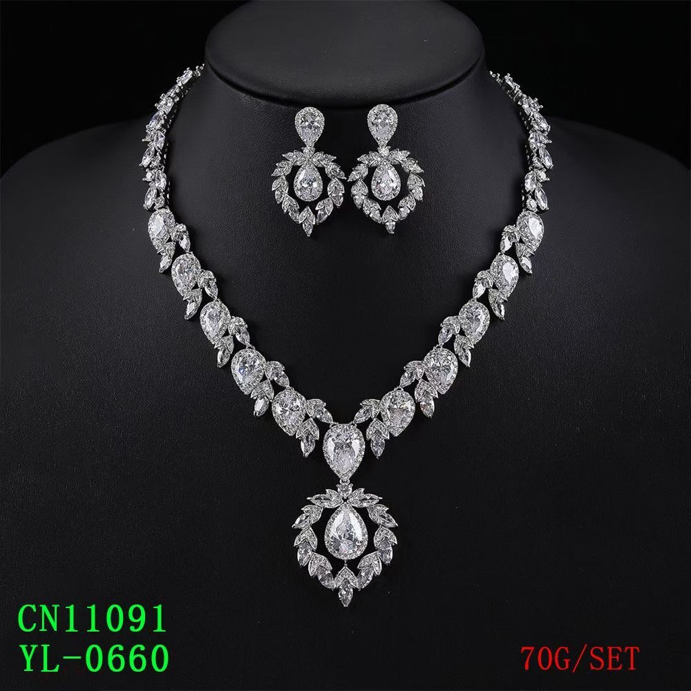 The Opulent Botanical Pear-Cut CZ Statement Necklace thumbnail 3