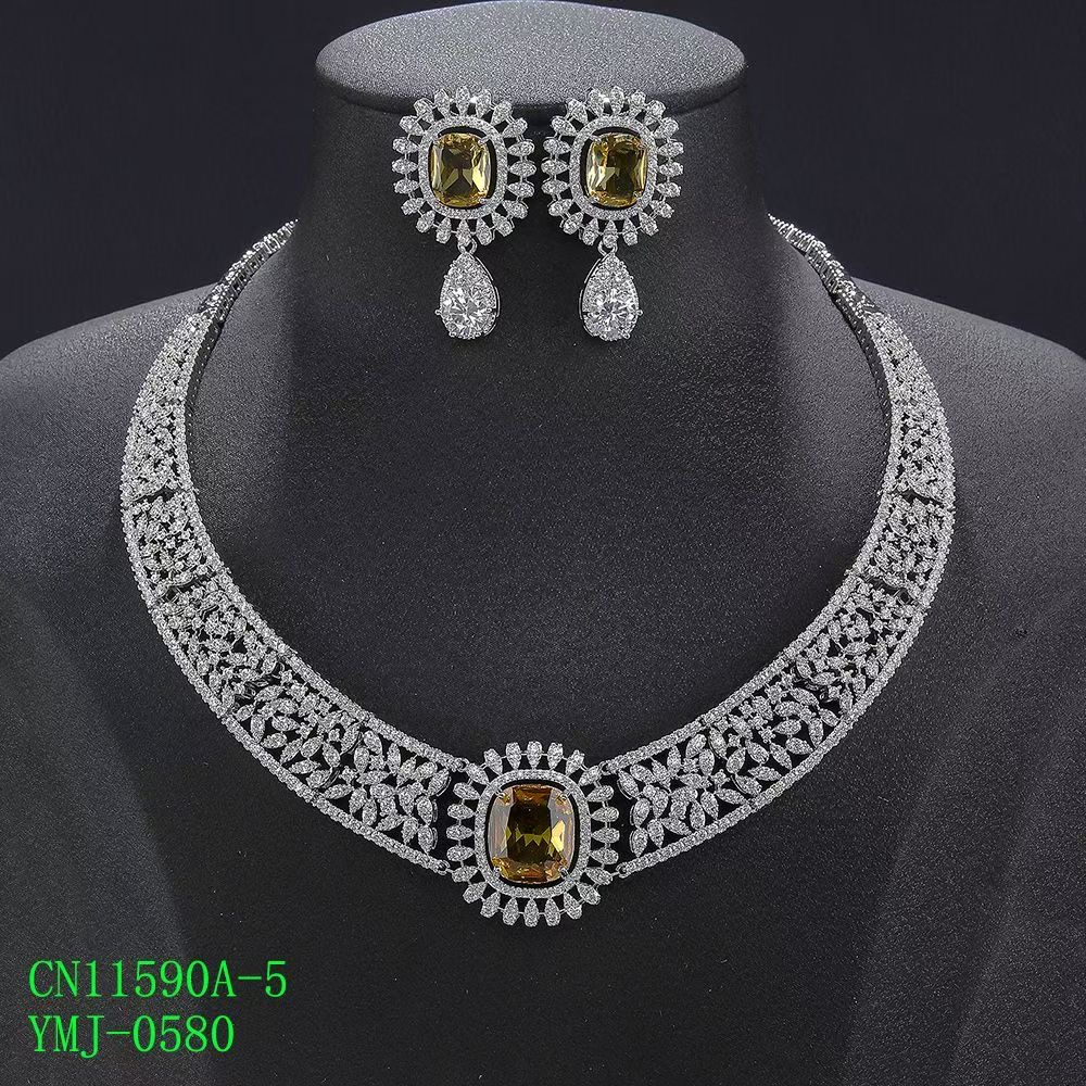 Lattice Floral Mesh & Sunburst Gem Statement Collar Set thumbnail 6