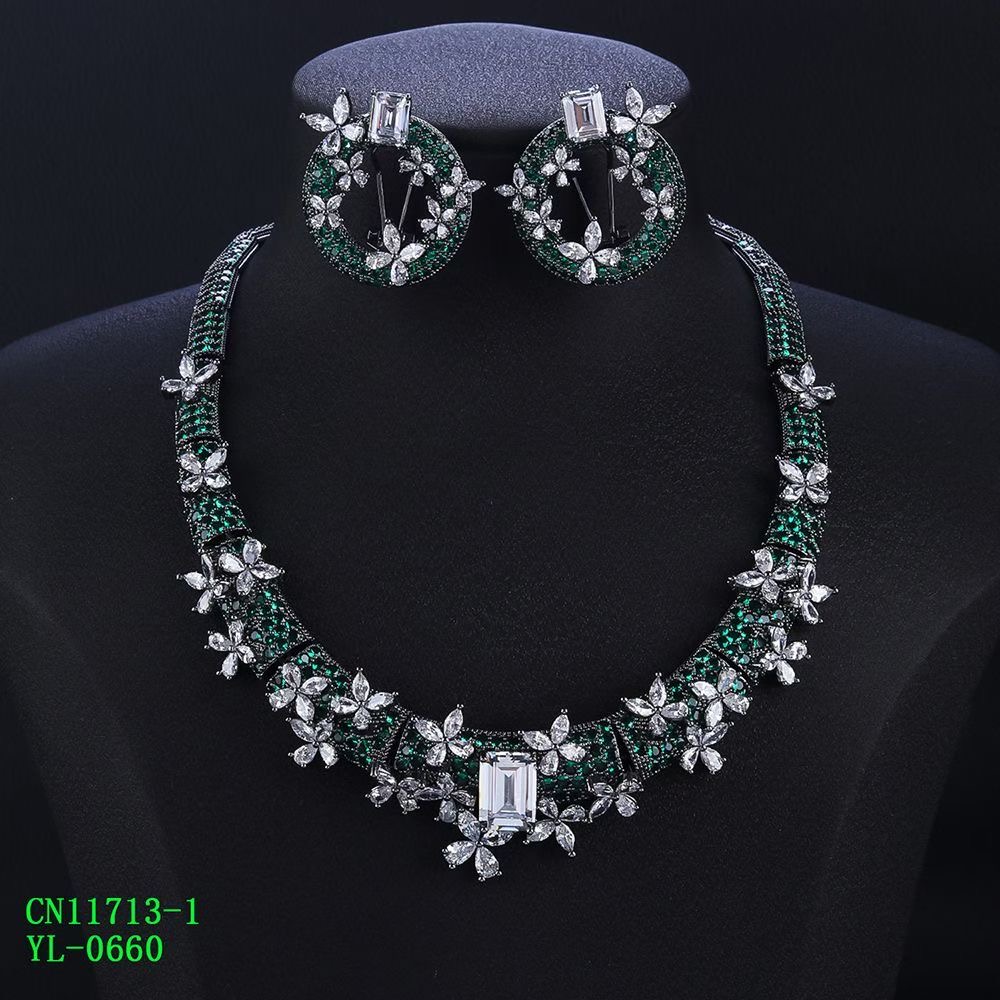The Crystal Floral Band & Emerald-Cut Centerpiece Collar Set