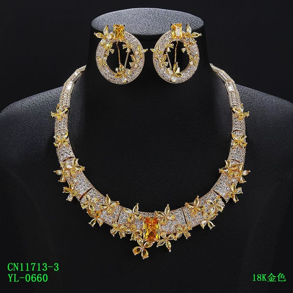 The Crystal Floral Band & Emerald-Cut Centerpiece Collar Set thumbnail 3