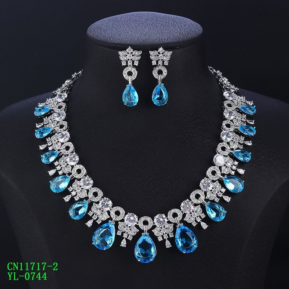 Royal Teardrop Floral Statement Jewelry Set thumbnail 2