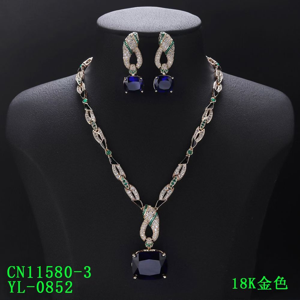 Twisted Link Grand Pendant Jewelry Set thumbnail 3